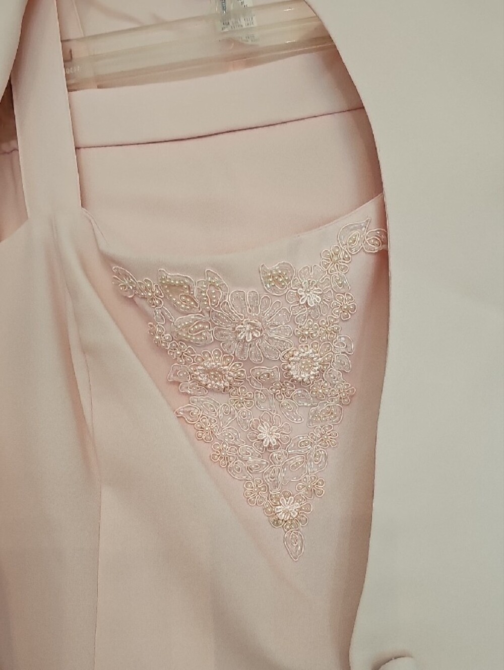 Karen Millen Light Pink Tailored Blazer, Skirt & Beaded Camisol Formal Suit Set - Picture 5 of 13